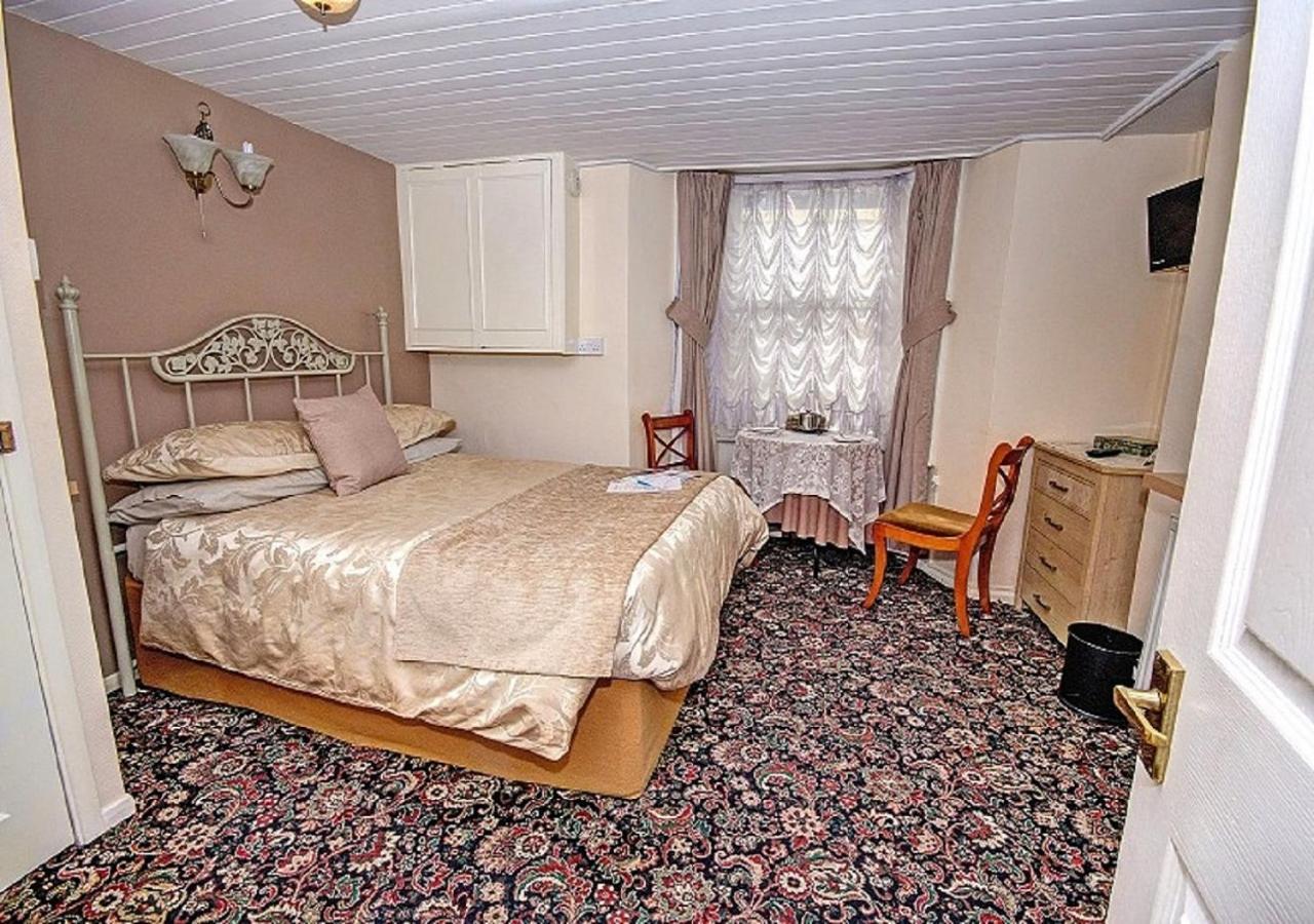 Number One Guesthouse Дувр Экстерьер фото